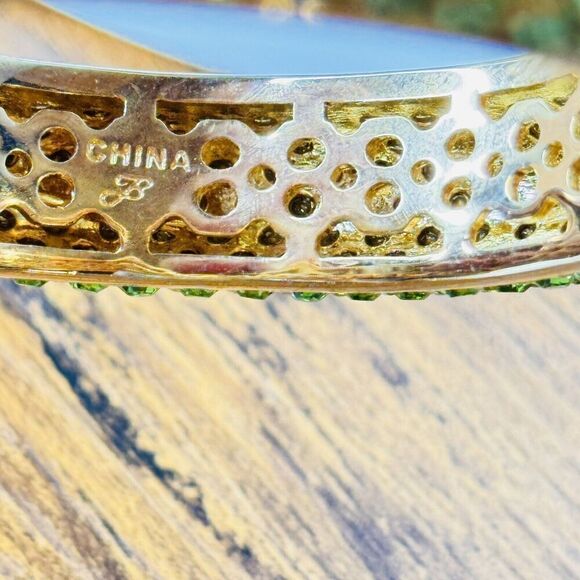 HSN Joan Boyce Kissable Cuff Bracelet Green Crystal Hinged Bracelet Pave QVC 444 - Picture 9 of 12